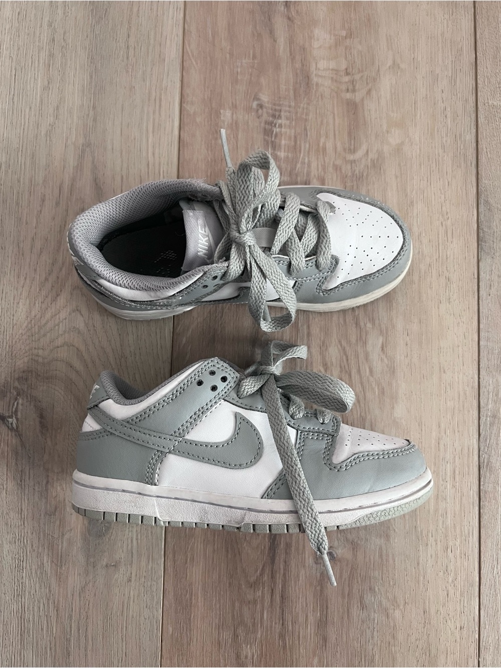 Nike Kids Low Top Sneakers - Light Gray & White